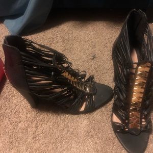 Brand new women shoes..